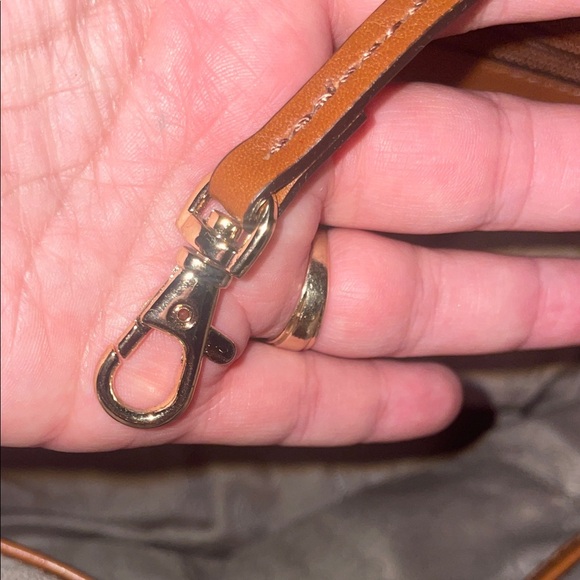 Michael Kors Black and Tan Shoulder Bag - Picture 10 of 12